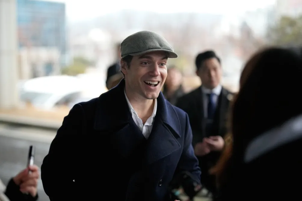 AP Cavill promocionando su nueva película