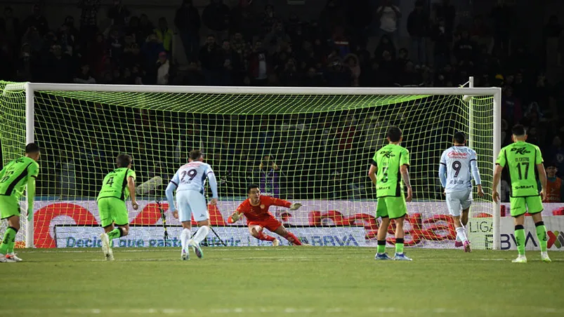 Jurado aplicó la 'ley del ex' y frustró la victoria para La Máquina