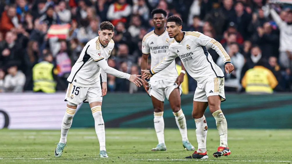 Fede Valverde celebra con Bellingham