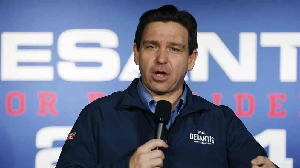 Ron DeSantis, gobernador de Florida, renunció a su candidatura, favoreciendo la campaña presidencial de Trump.