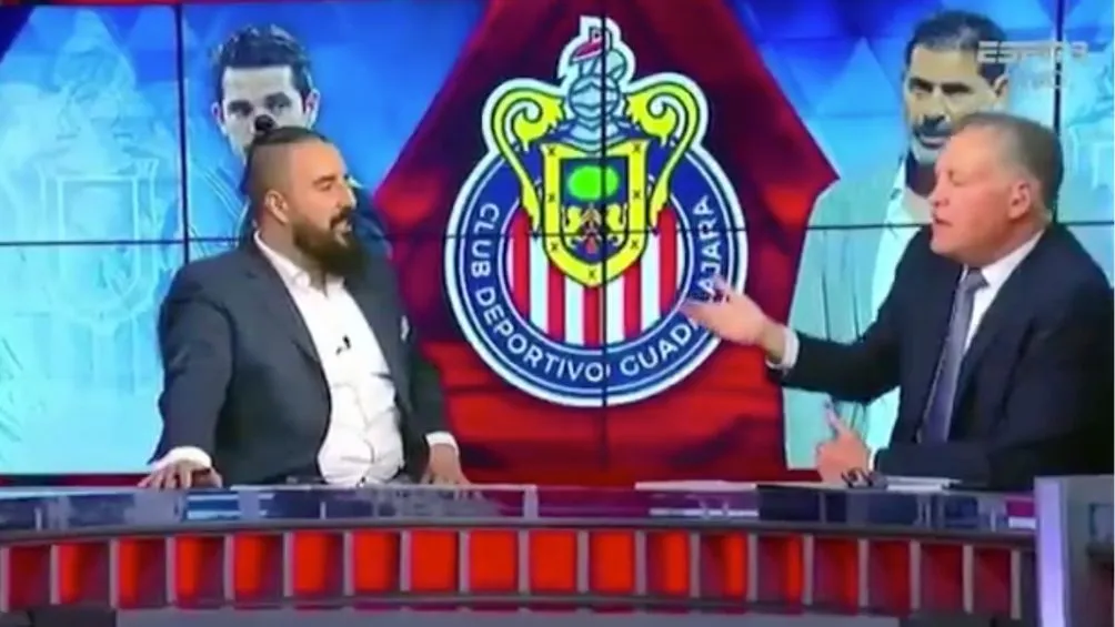 Peláez discutiendo con Morales