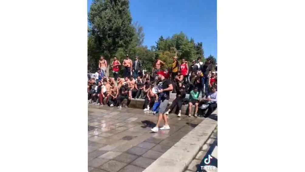 En los videos también se observa un discurso que da El Temach a sus seguidores.