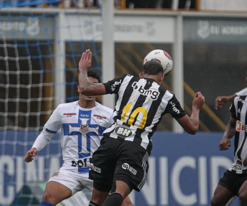 Con Atlético Mineiro