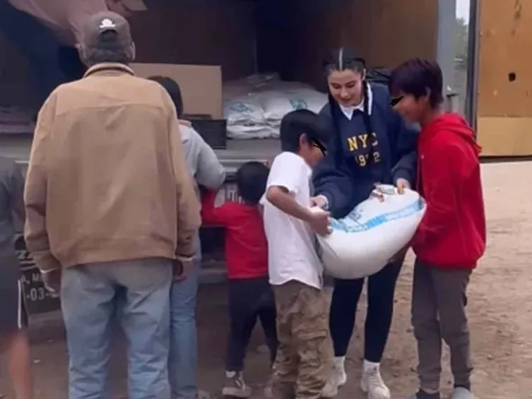 Lupita estuvo pendiente de que los productos llegaran bien.