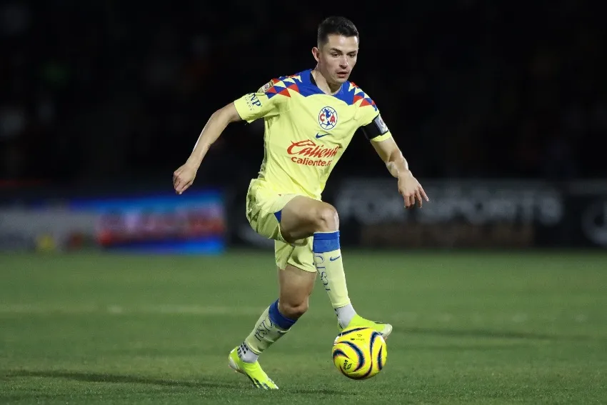 Fidalgo en el juego ante Juárez