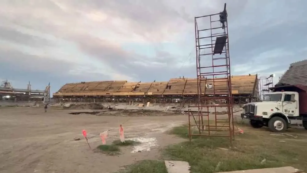 Demolieron gran parte del estadio