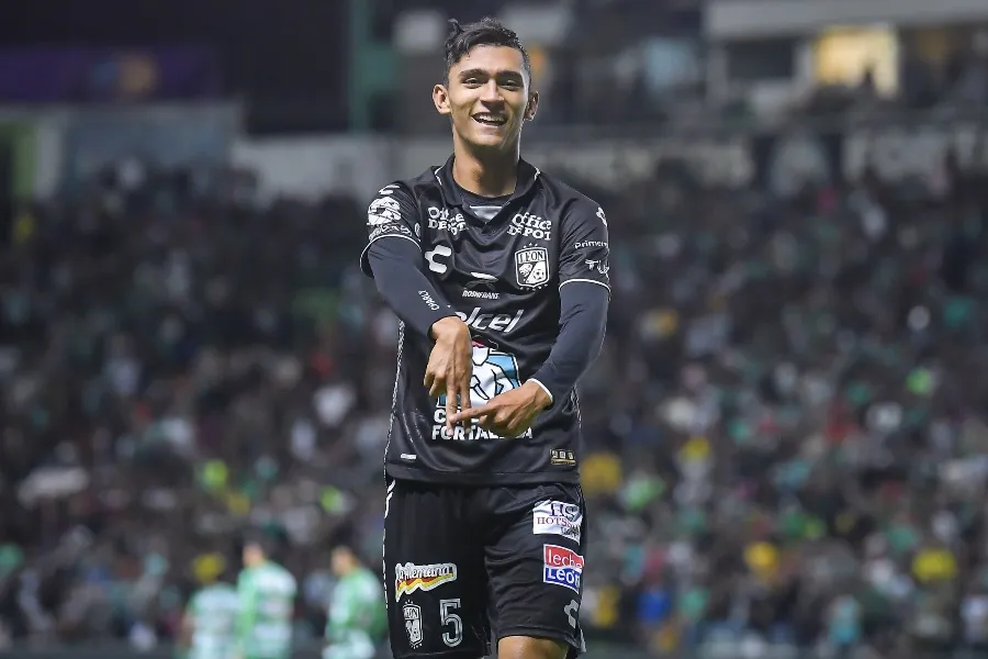 MEXSPORT Fidel Ambriz, mediocampista mexicano de León