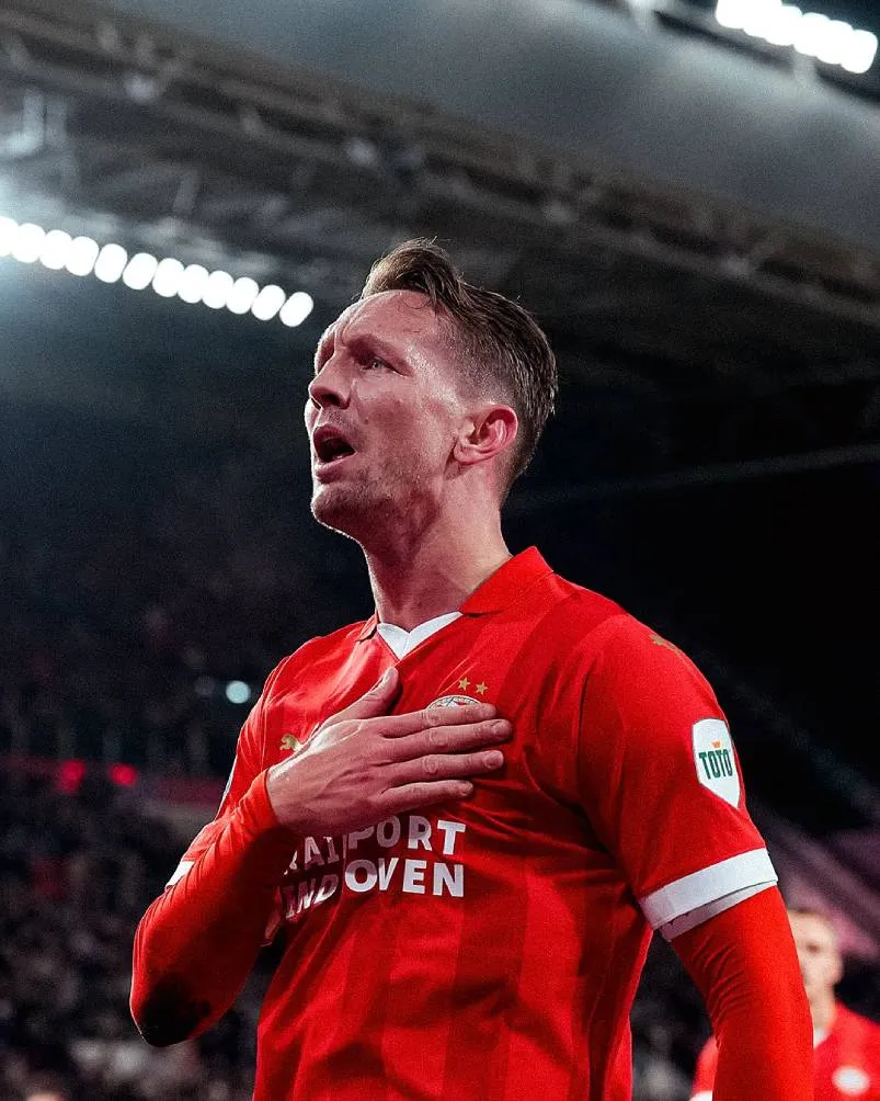 Luuk de Jong celebra su gol en el triunfo