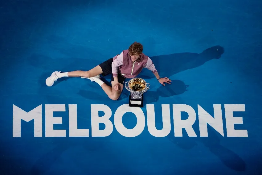 Sinner tras consagrarse con su primer Grand Slam