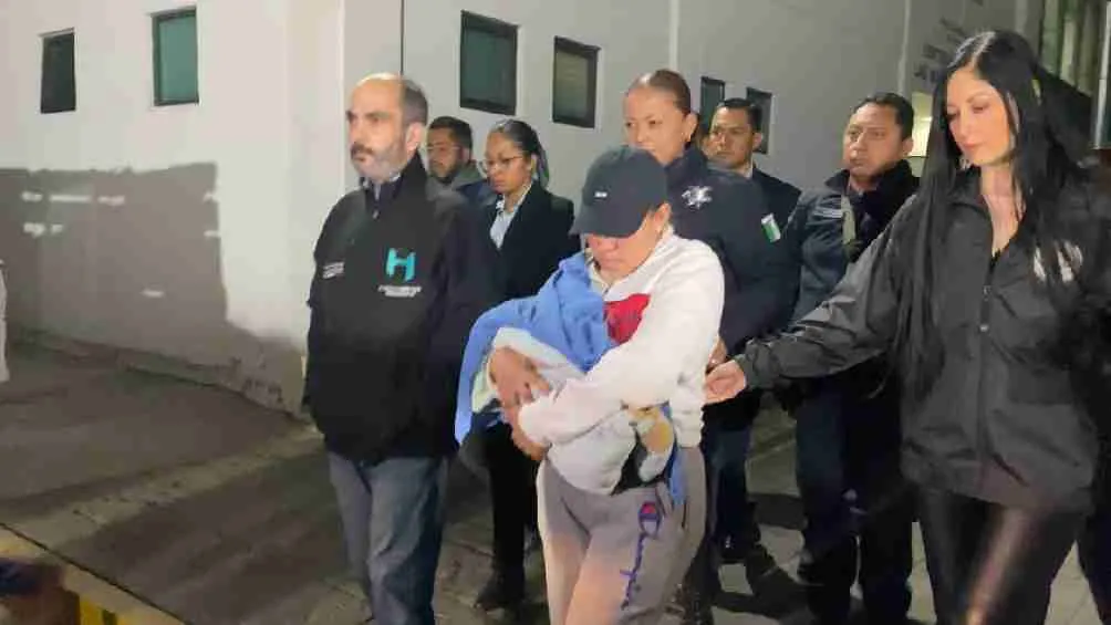 El infante fue localizado, abandonado en una bolsa, sobre una avenida de Valle de Chalco.