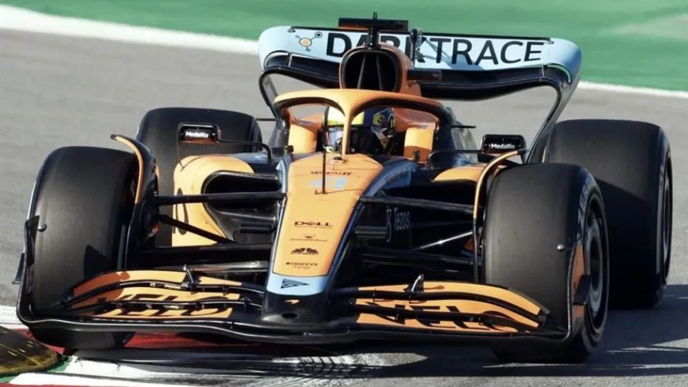 Lando en su monoplaza con McLaren