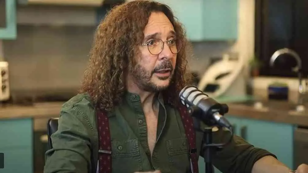 CAPTURA DE PANTALLA: YouTube: Oscar Burgos Óscar Burgos reveló su impactante testimonio en el reciente episodio de su podcast.