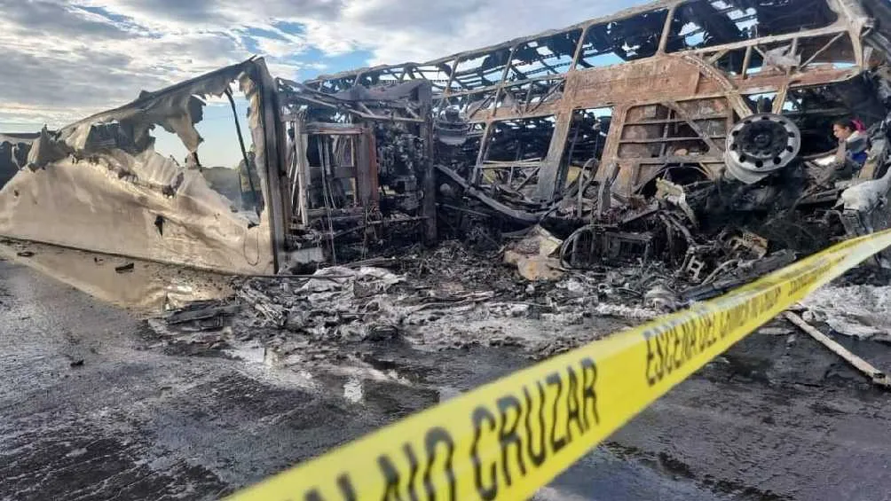 Twitter: @victorcabreramx Reportes señalan que hay entre 18 y 22 víctimas fatales.