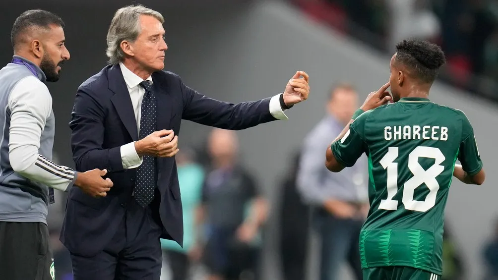 Roberto Mancini da indicaciones