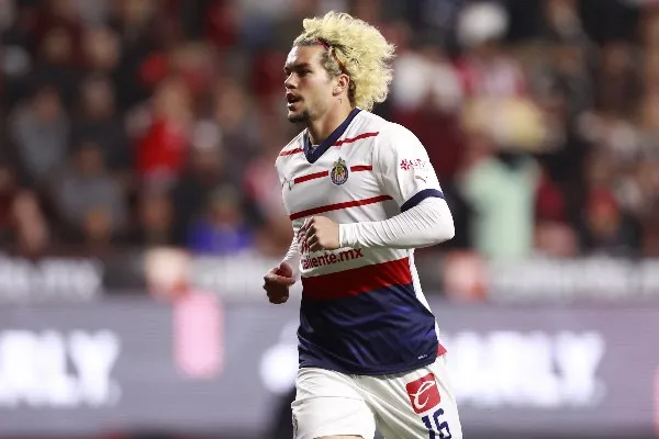 Cade Cowell en un juego con Chivas