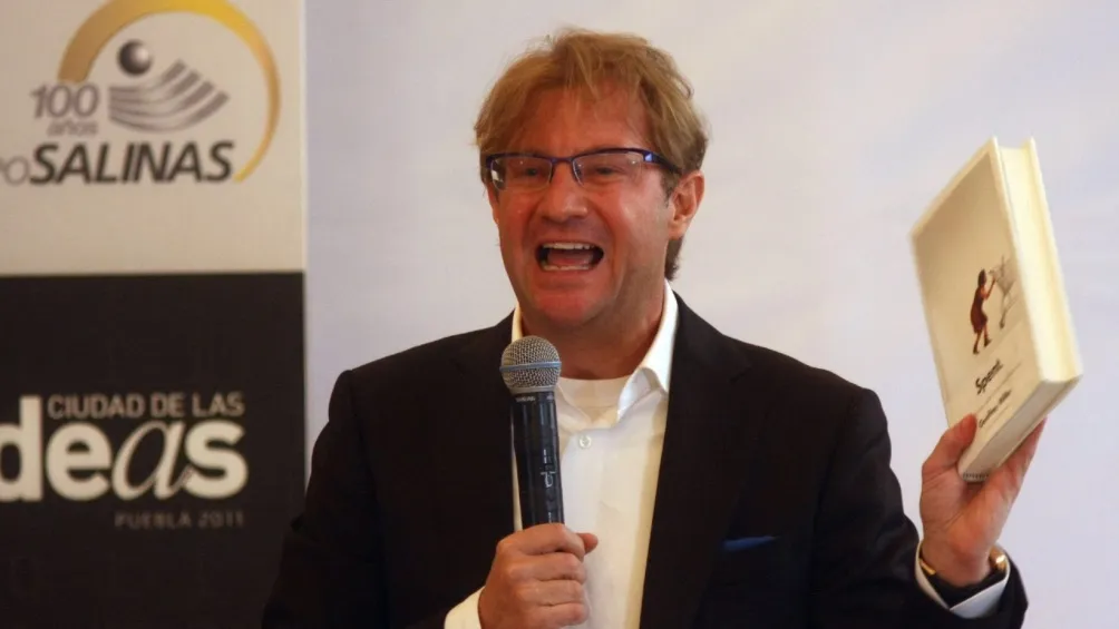 Roemer aseguró que próximamente publicará un libro contando su historia.