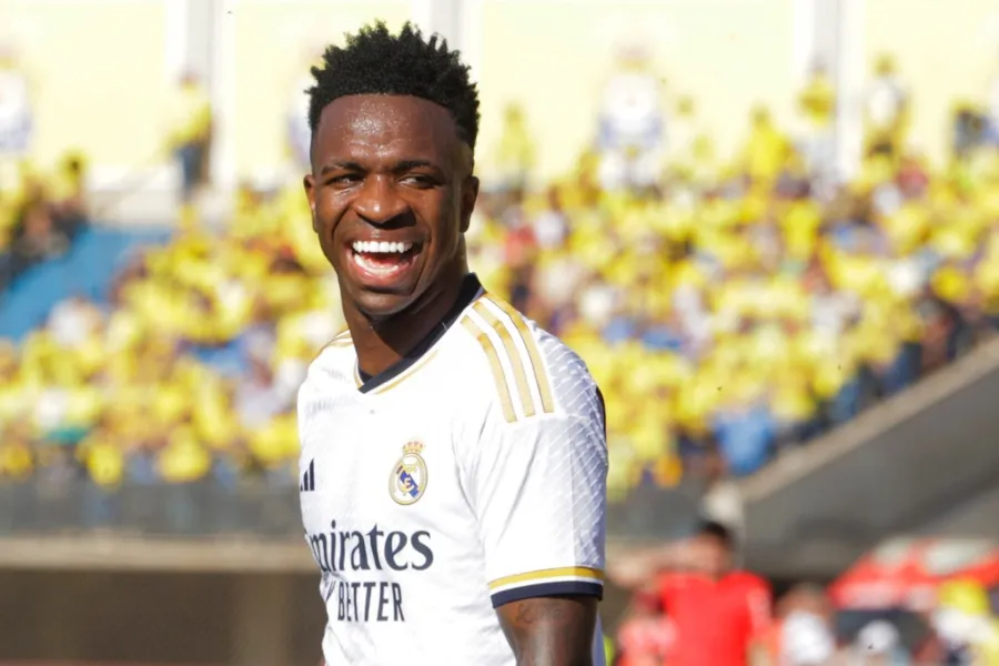 Vini le dio 'like' a Nailea