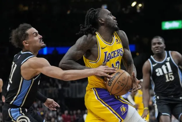 Acciones entre Lakers y Atlanta Hawks
