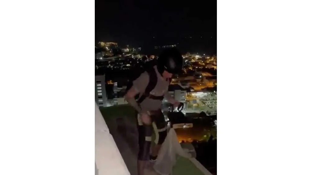 Nathy Odinson subió hasta el piso 29 de un edificio en Tailandia.