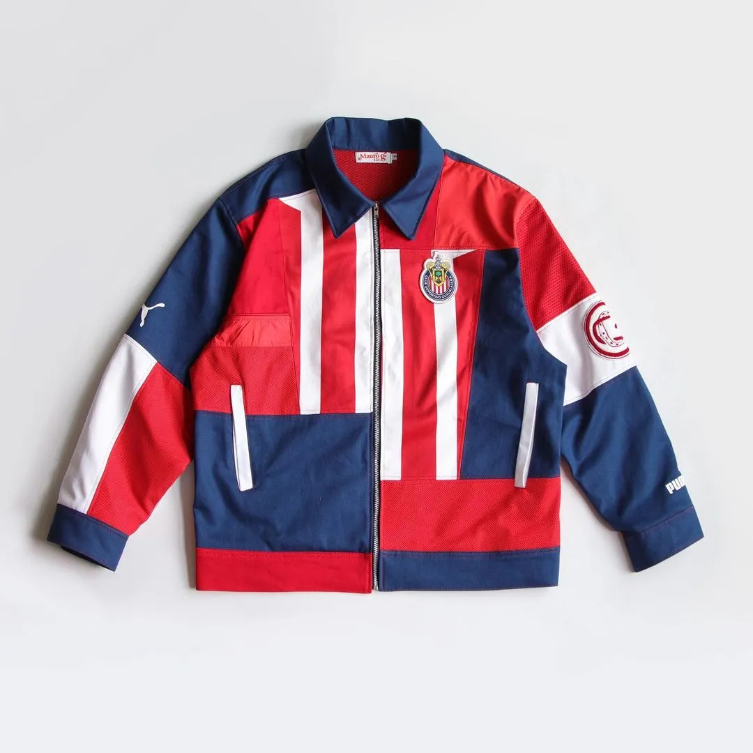 INSTAGRAM: @Mauro_Garfias La chamarra exclusiva de la presentación de Chicharito