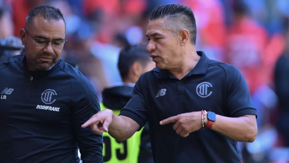 MEXSPORT Ignacio Ambriz dirigiendo al Toluca