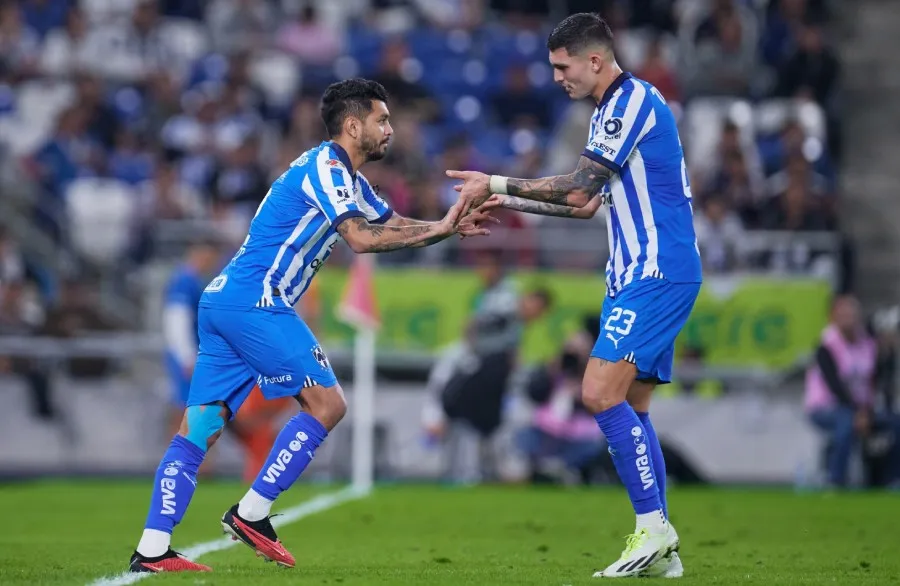 Corona ingresa de cambio por Brandon Vázquez