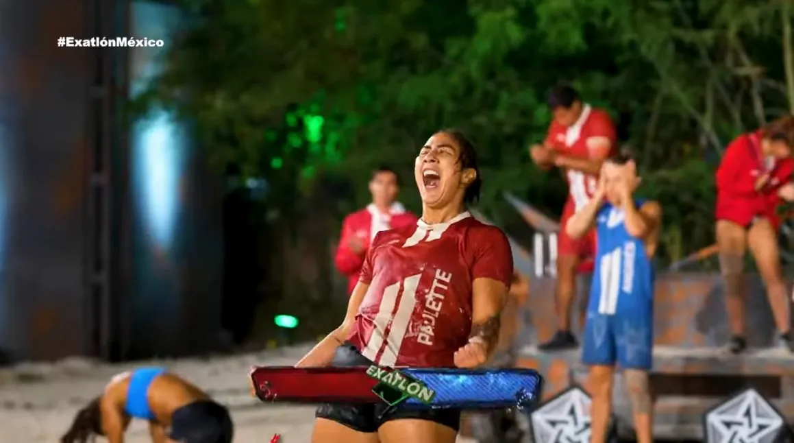 Captura de Pantalla FB: @ExatlonMx Paulette fue quien consiguió el triunfo para su equipo una vez más.