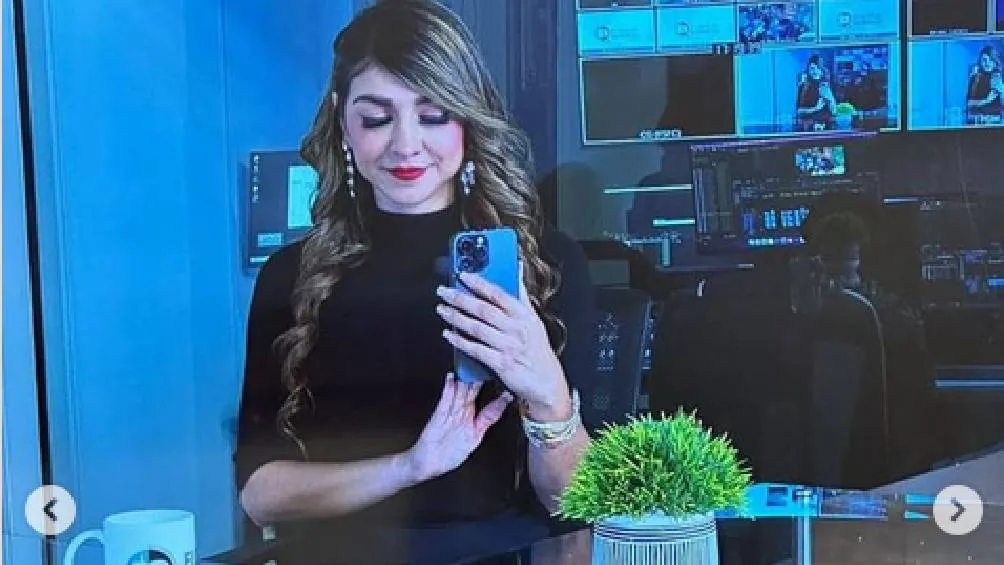 Fuente: Instagram @yolandacaballeromx La camioneta de la periodista sufre ataque en Tijuana