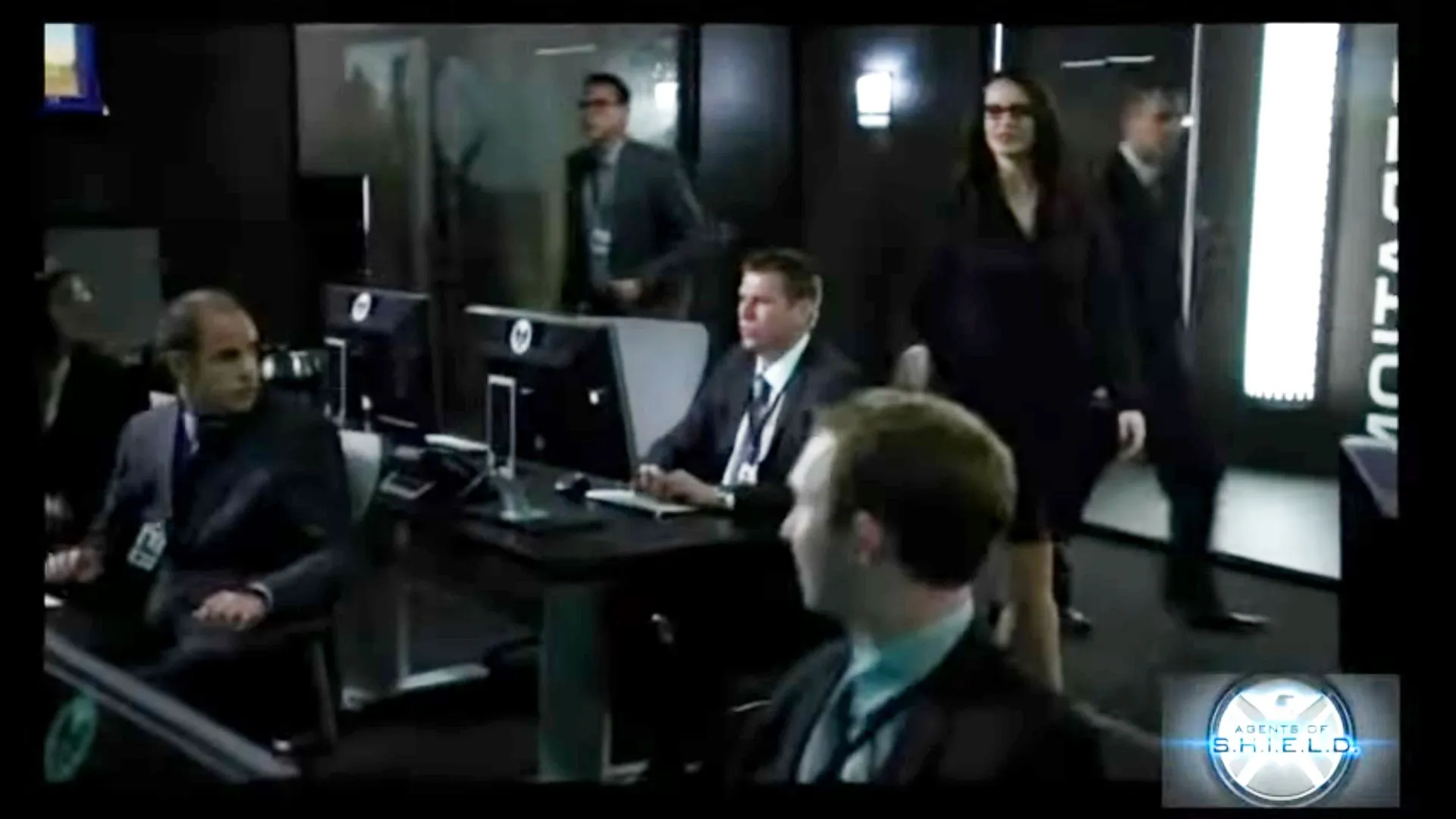 Captura de Pantalla YT: @abbadonsnake En Marvel sale como un agente de la agencia de S.H.I.E.L.D.