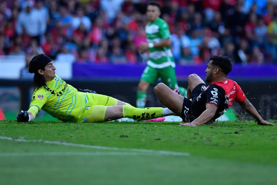 Jugada en la que se lesionó 'Mudo' Aguirre