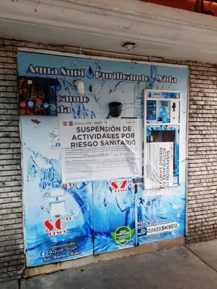 Las autoridades piden a la gente, que consuma en purificadoras que cumplan con la ley.