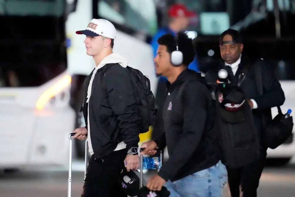 AP Brock Purdy en el arribo de los 49ers