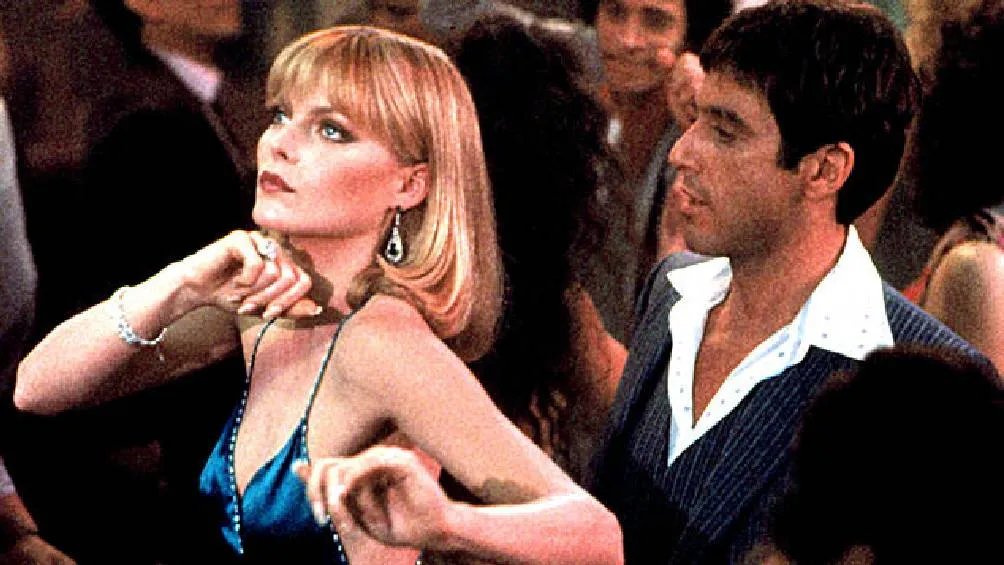 Maquillaje de tendencia en Tik Tok inspirado en esposas de gangsters