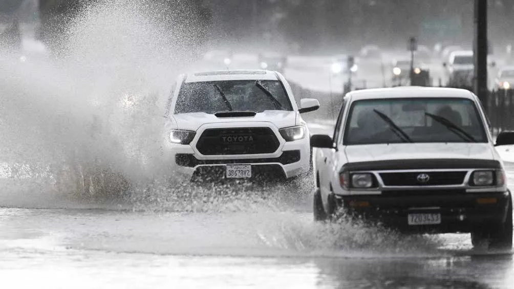 Durante la mañana se presentó una inusual tormenta.