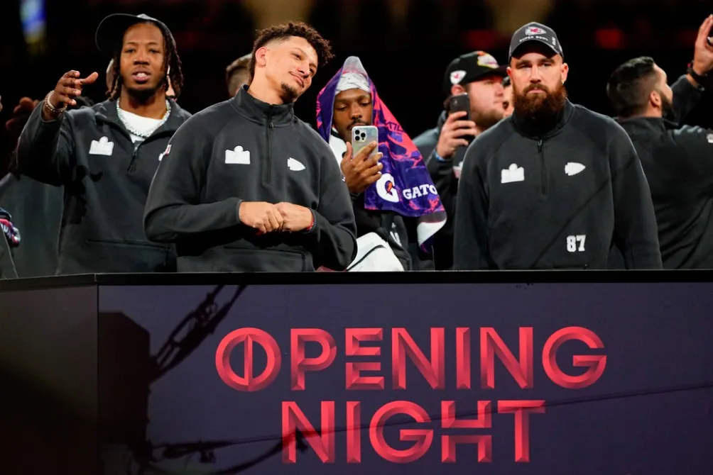 Mahomes y Kelce en la Opening Night en Las Vegas