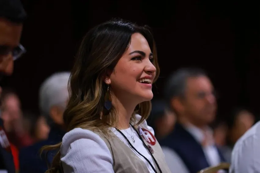 INSTAGRAM: @andreachaveztre Chavez en evento