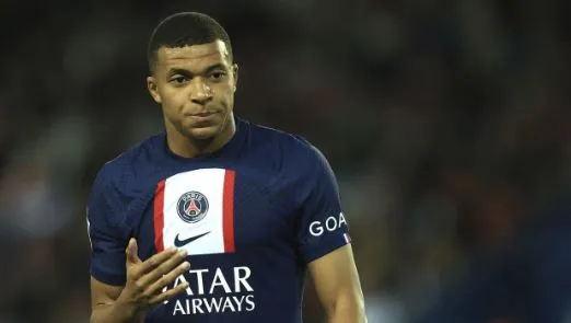 Mbappé se lamenta en juego con el PSG