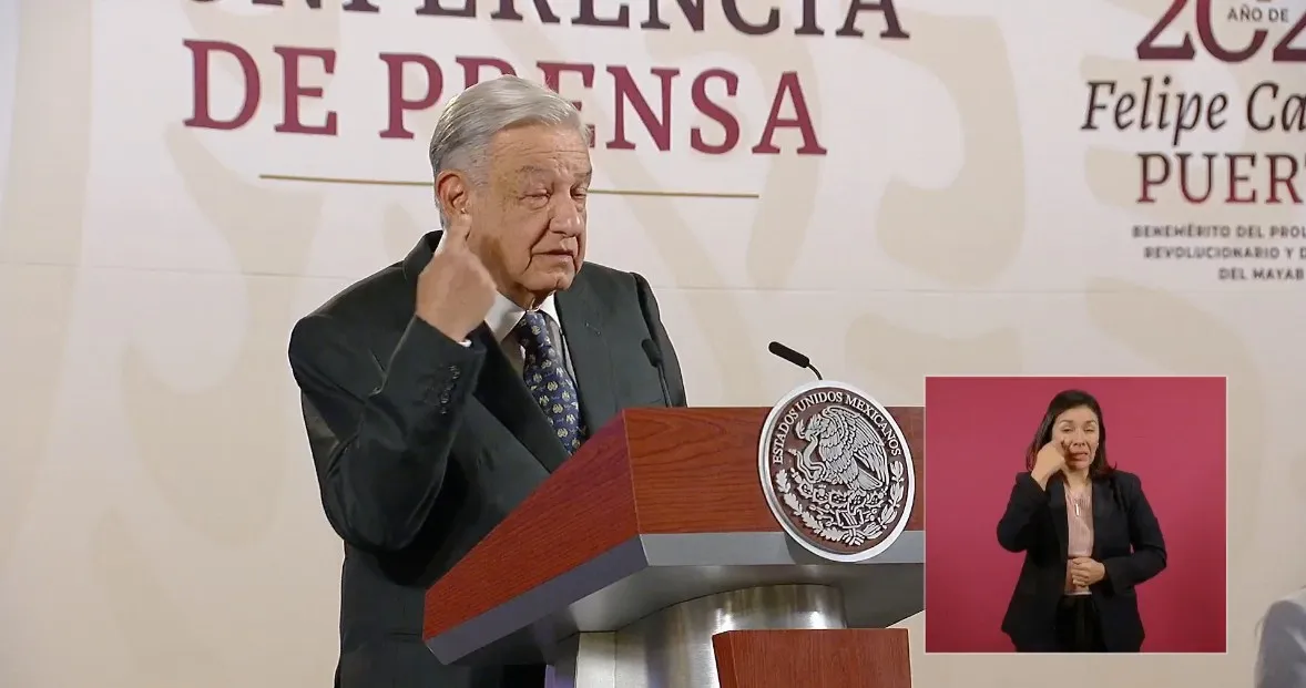 Captura de Pantalla FB: @lopezobrador.org.mx El Presidente Andrés Manuel López Obrador salió en 'La Mañanera' con el ojo hinchado.