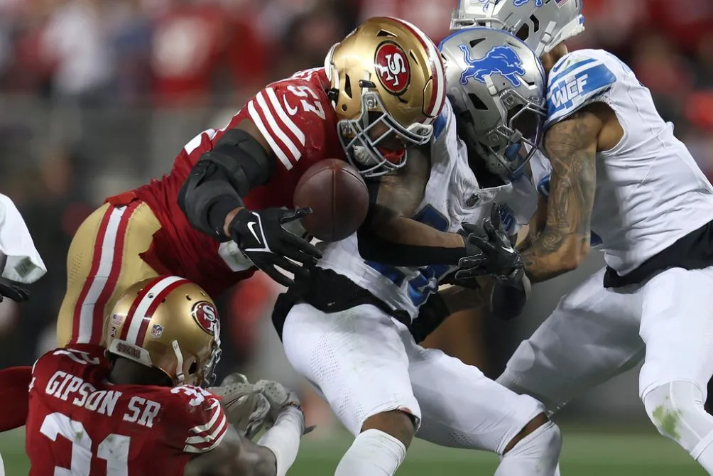 AP Los 49ers en el partido ante los Lions