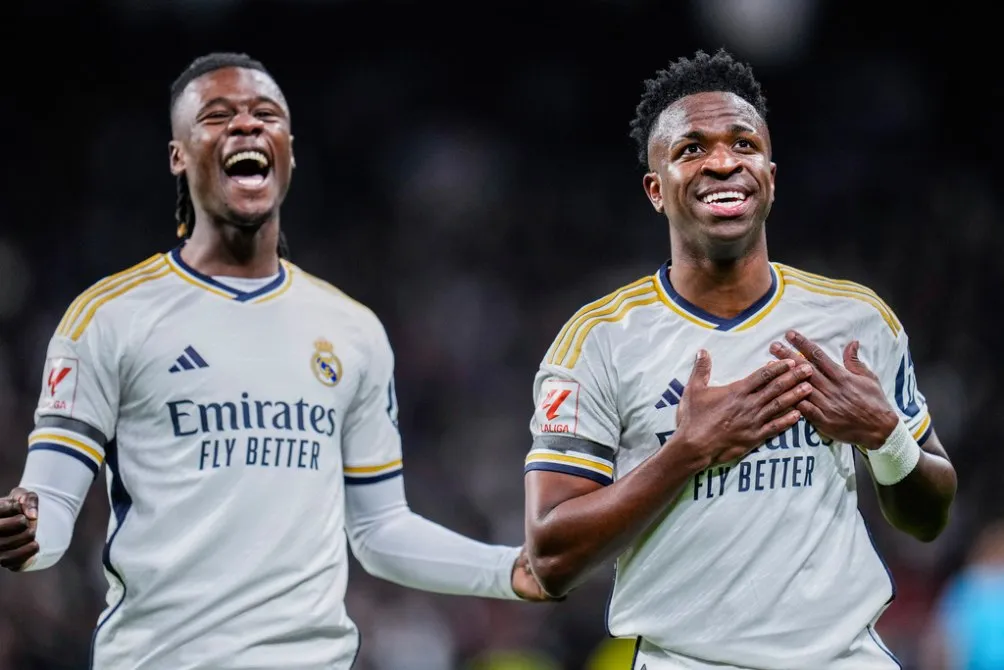 Camavinga y Vinicius en celebración de gol