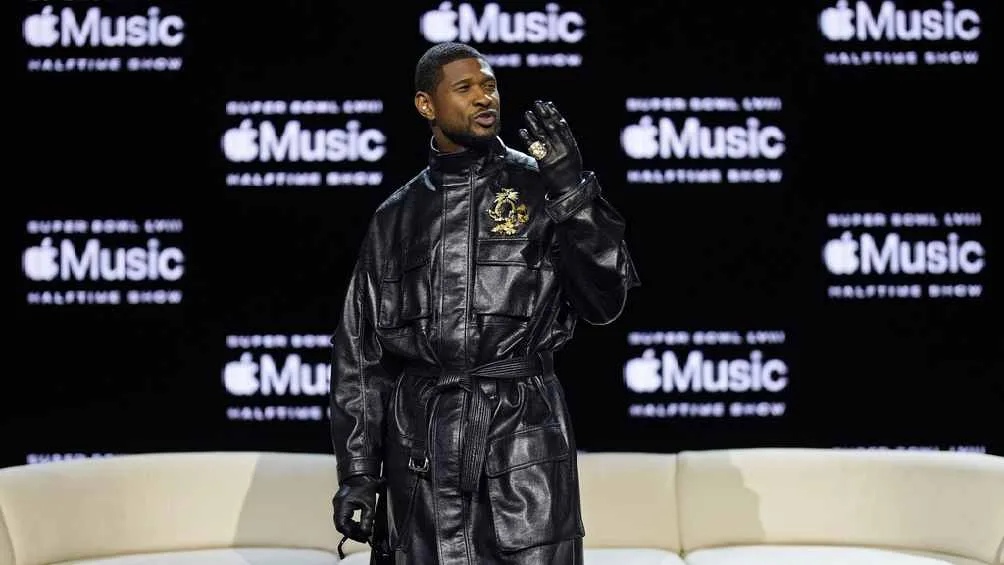 Usher prometió tener invitaods