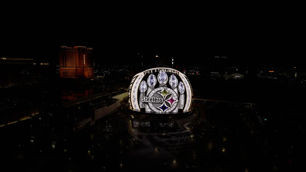 X: @NFL Steleers proyectados en The Sphere