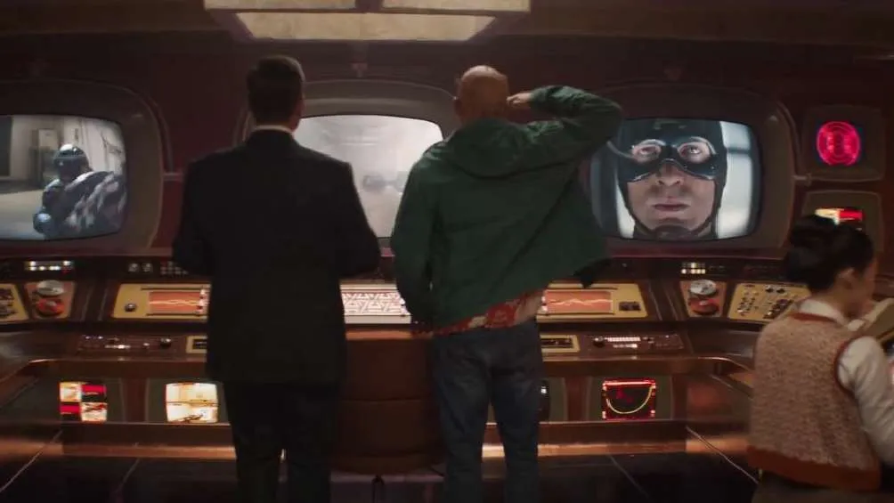 En la cinta se le hace un guiño a otros superhéroes como el Capitán América.