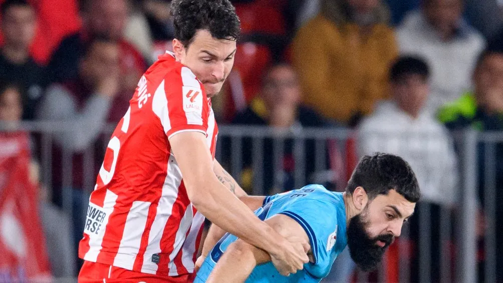 Athletic se aleja de puestos de Champions League