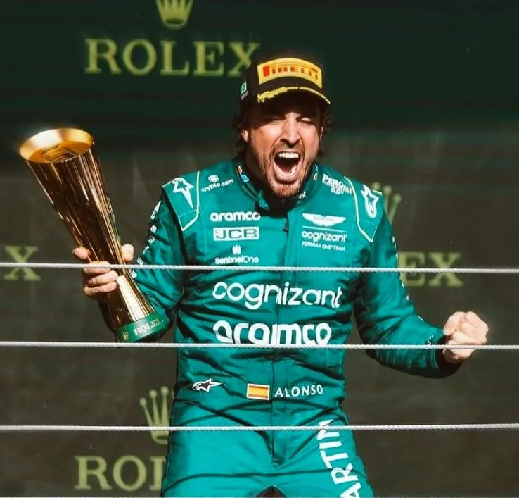 Fernando Alonso celebra