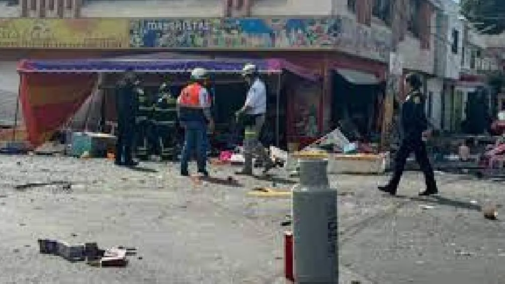 Al hecho llegaron bomberos, policias y Guardia Nacional Foto Azteca Noticias
