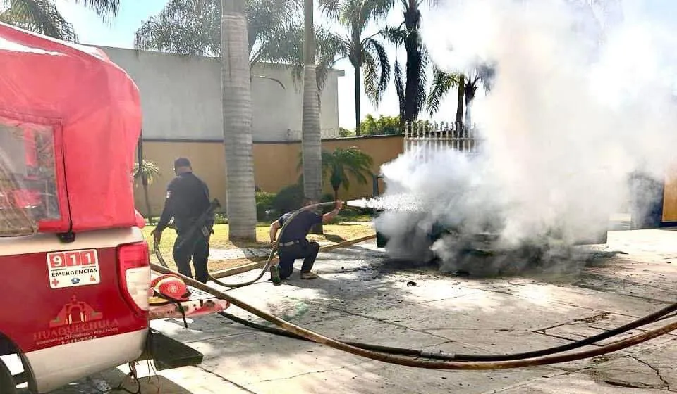 Los bomberos llegaron de inmediato para apagar las llamas.