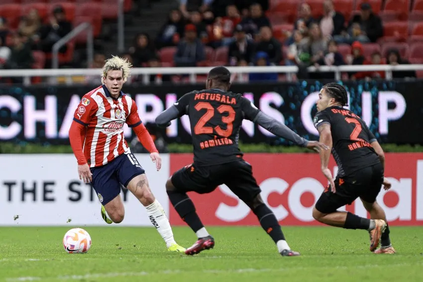 Cowell tuvo un partido muy participativo