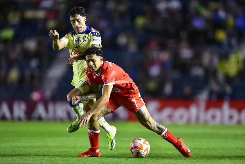 Alejandro declaró ante los medios