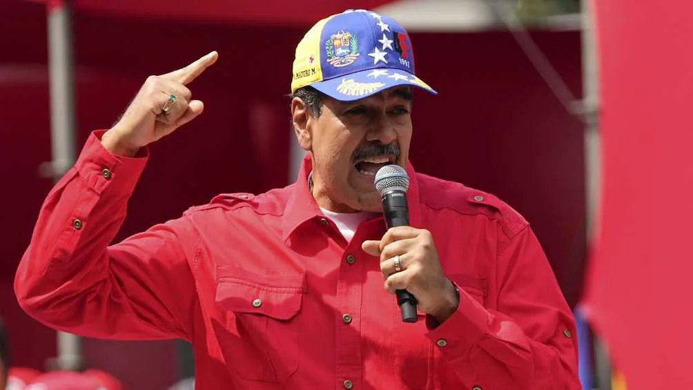 AP El presidente Nicolás Maduro ya ha recibido críticas por su decisión.